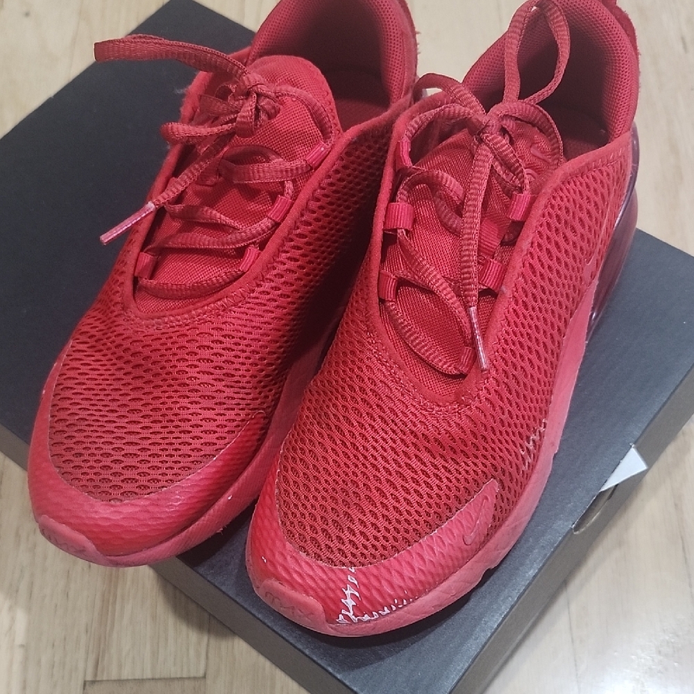 Vibrant Red Kids Sneakers NIKE270